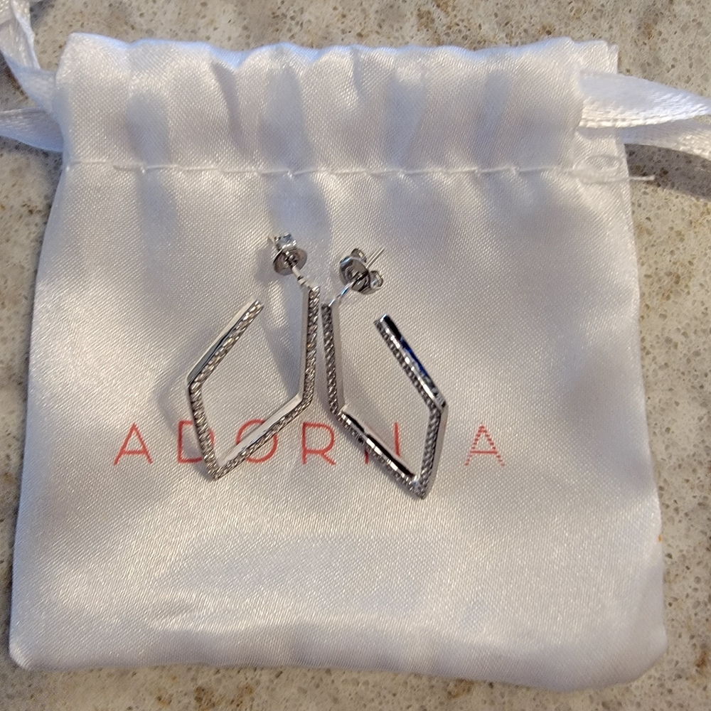 NIB Hoop Earrings Adornia - Picture 2 of 13